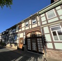 Wohnhaus mit Garageneinfahrt - großes Tor - 6 Zimmer Reihenmittelhaus in Bad Salzdetfurth