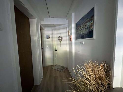 Flur im Obergeschoss / Eingang zur Wohnung - 