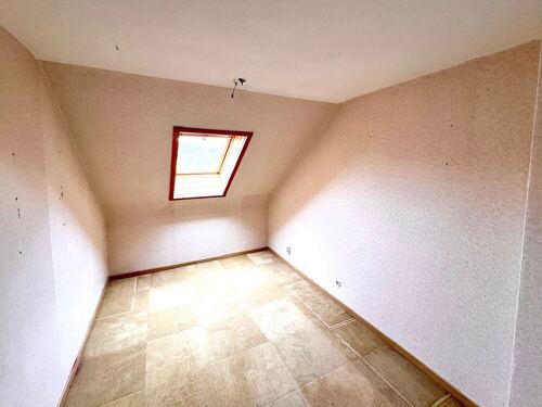 ... Mansardenzimmer (Nutzfläche) - 