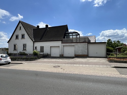 Straßenansicht - 6 Zimmer Einfamilienhaus in Giesen