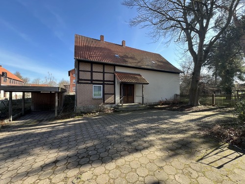 Gemeindehaus mit Carport - 10 Zimmer Einfamilienhaus in Gronau