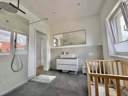 ... Dusche und Wanne (DG). - 