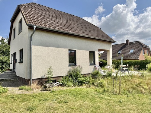 Seitenansicht - Einfamilienhaus mit 131,00 m&sup2; in Bad Salzdetfurth zum Kaufen
