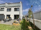 ... zum sonnigen Gartenbereich (EG). - 