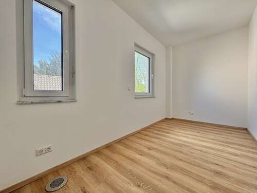 Geräumiges Kinderzimmer (OG) - 