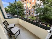 Balkon zur Straßenseite - 