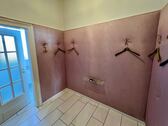 … mit Garderobe … - 