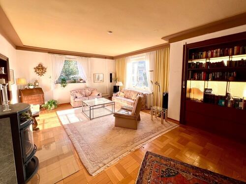 Bibliothek (oder Esszimmer) … - 