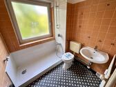 Bad mit Dusche - 