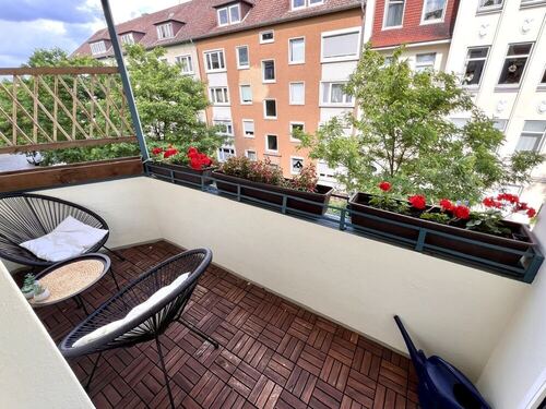 Balkon zur Straßenseite ... - 