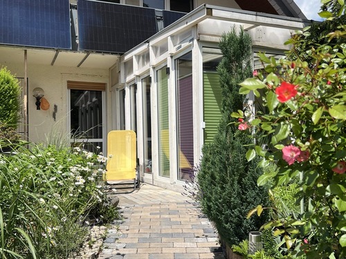 Terrasse mit Wintergarten - Einfamilienhaus mit 149,52 m&sup2; in Giesen zum Kaufen