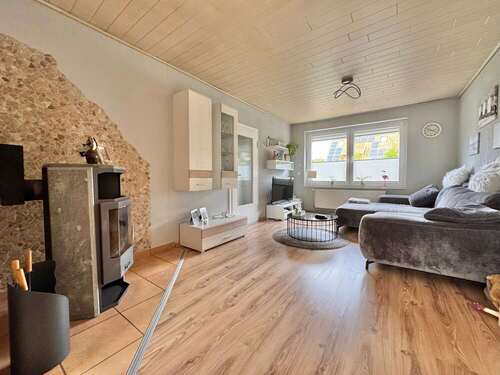 Modernes Wohnzimmer... - 