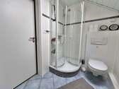 ... mit Dusche (OG). - 