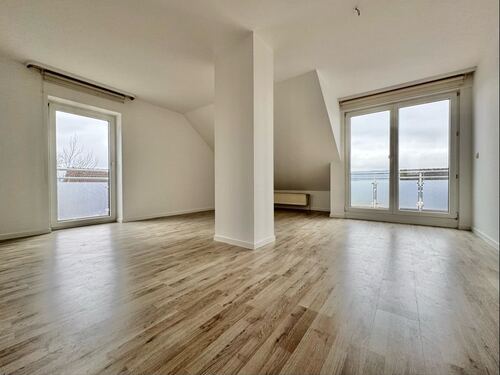 Großzügiges Wohnzimmer... - 