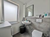 Tageslichtbad mit Dusche (Einliegerwohnung) - 