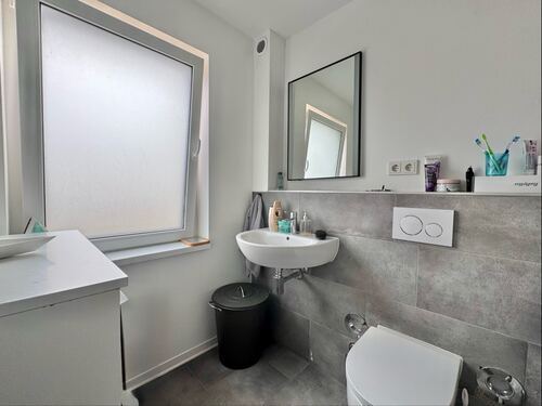Tageslichtbad mit Dusche (Einliegerwohnung) - 