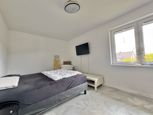 Großräumiges Schlafzimmer (Einliegerwohnung) - 