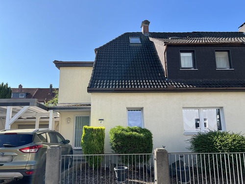 Vorderansicht - 5.5 Zimmer Doppelhaushälfte in Alfeld