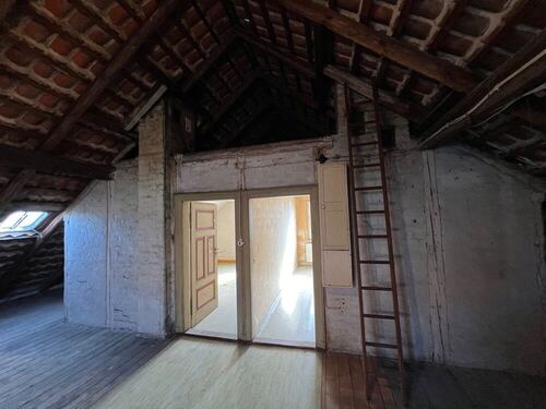 2 Räume auf dem Dachboden - 