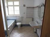 Bad mit Wanne und Dusche im OG - 