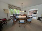 Wohnzimmer/Zugang Bibliothek - 