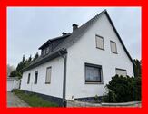 Vorder- / Seitenansicht - Solide erbaut - 198.000,00&nbsp;EUR Kaufpreis, ca.&nbsp; 167,00&nbsp;m&sup2;&nbsp;Wohnfl&auml;che