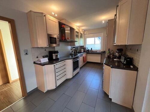 Moderne Einbauküche inklusive - 