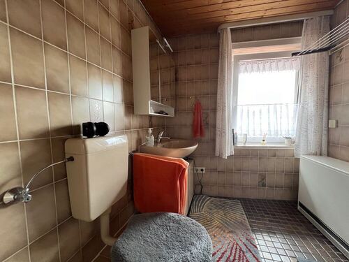 Badezimmer im 2. Obergeschoss - 