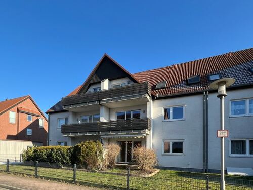 Straßenansicht - 3 Zimmer Erdgeschoßwohnung in Peine