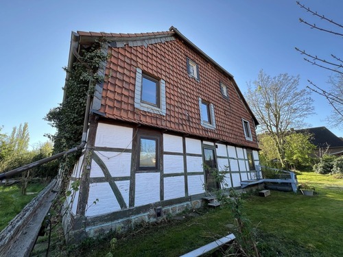Giebelseite des Hauses - 