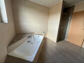 ... mit Wanne und Dusche - 