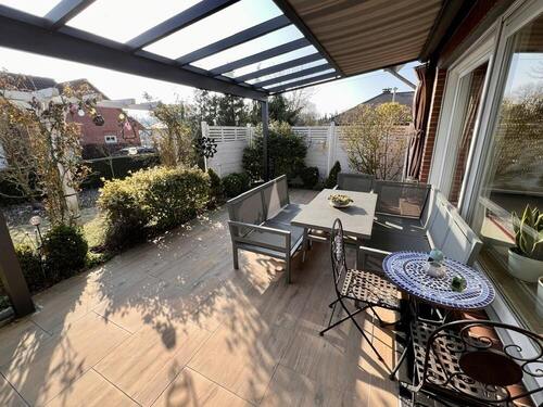 ... und herrlicher Süd-West-Terrasse - 
