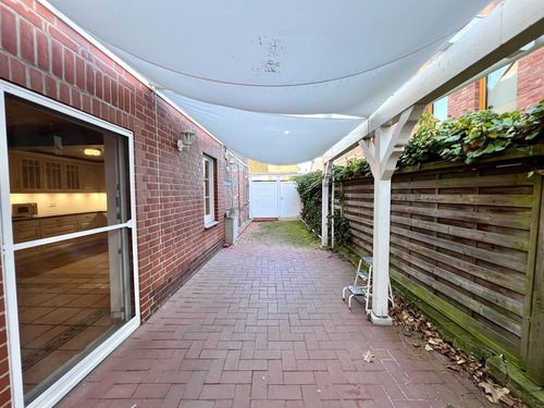 Sehr großzügige Terrasse - 