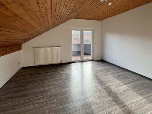 Zimmer 1 DG mit Balkonzugang - 