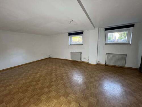 wohnlich ausgebauter Raum im UG - 