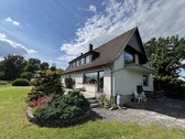 Giebel-/Gartenseite mit Terrasse - 