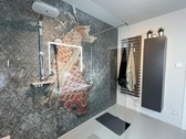 mit exklusiver Wandgestaltung - 