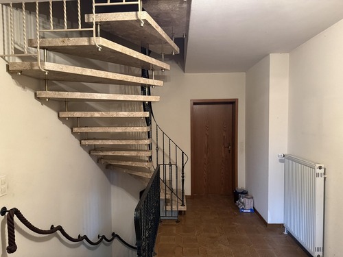 Treppenhaus - Einfamilienhaus mit 132,00 m&sup2; in Alfeld zum Kaufen