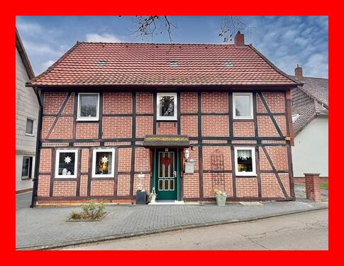 Hausansicht - Historisches EFH mit modernem Wohnstil