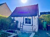 kleines Gartenhäuschen - 