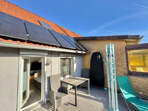 ... eigenem Balkonkraftwerk (OG). - 