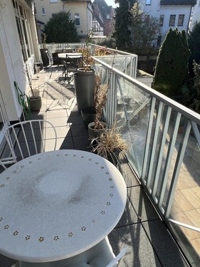Blick über den ganzen Balkon - 
