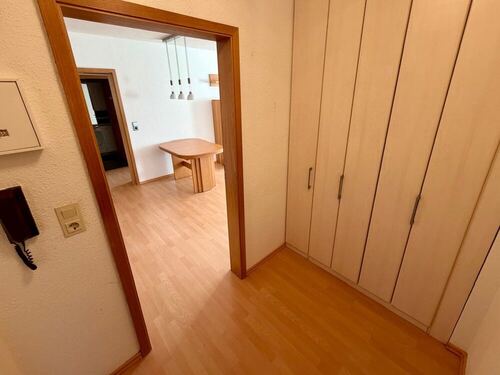 Eingangsbereich / Flur - 3 Zimmer Etagenwohnung in Hildesheim