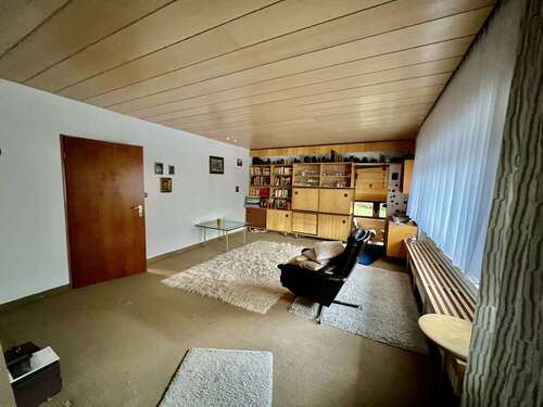 Großzügiges Wohnzimmer... - 