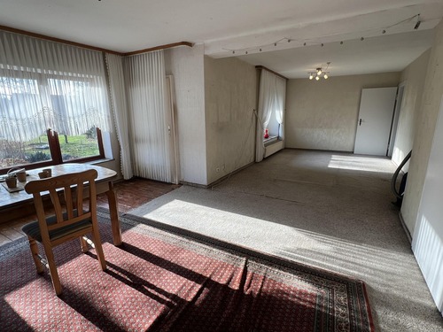 großzügiges Wohn-/ Esszimmer - 