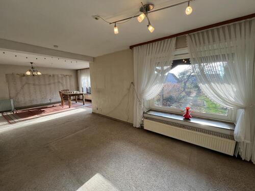 mit Blick in den schönen Garten - 