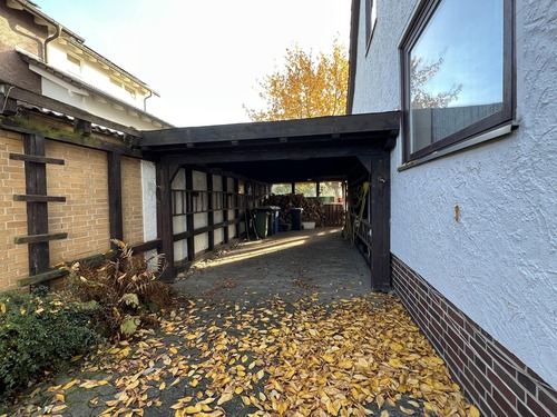 geräumiger Carport - 