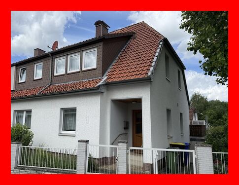 Hausansicht - Zwei Wohneinheiten, viele Möglichkeiten