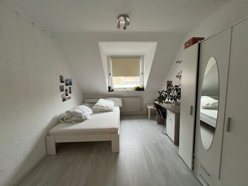 Wohn-/Schlafzimmer - 