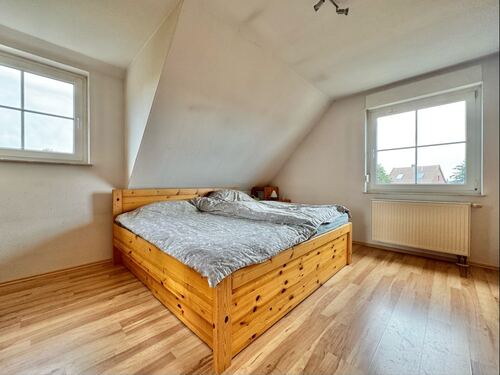 Geräumiges Schlafzimmer (DG) - 